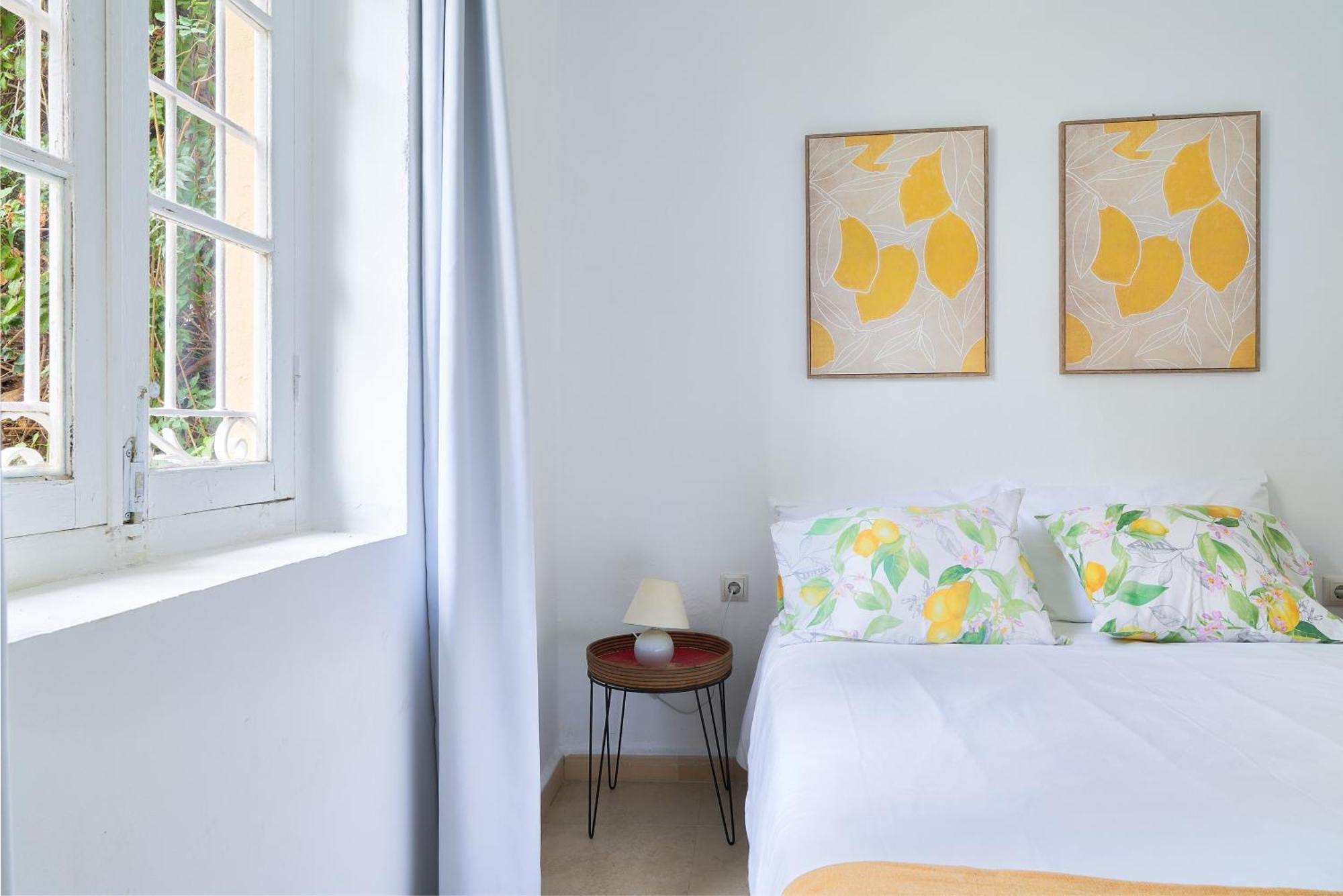 Villa Rosita Suites En Playa De La Malagueta Con Terraza Malaga Zewnętrze zdjęcie